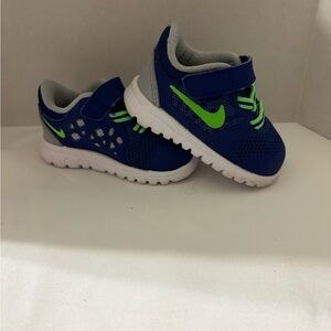 Nike Kids Baby Boy's 2T Infant/Toddler Deep Royal Blue/Green tennis shoe Velcro